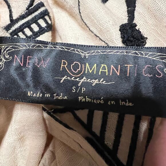 Free People Romantics Dress Womens Small Beige Embroidered Mini India Made Boho - Picture 6 of 7